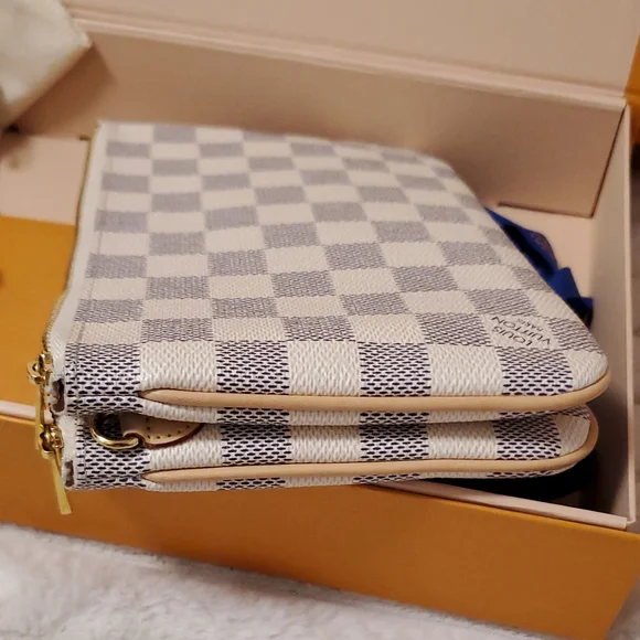Louis Vuitton Double Zip Pochette in Azur - Picture 4 of 13